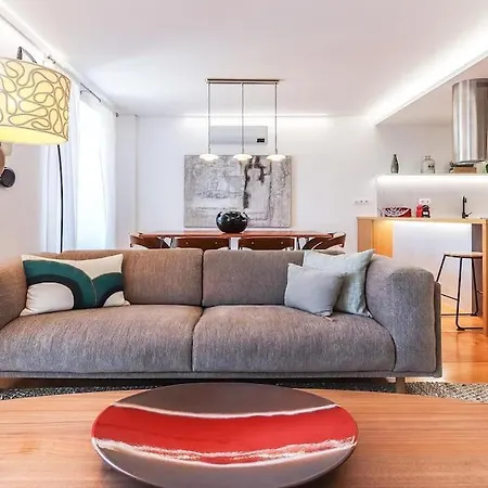Outstanding Santos Spacious 2 Bedroom W Ac * リスボン