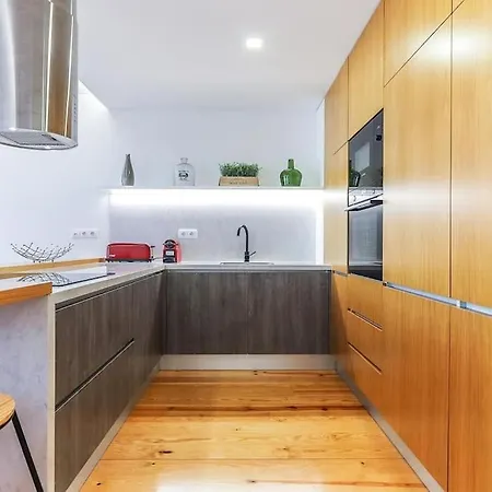 Outstanding Santos Spacious 2 Bedroom W Ac 리스본