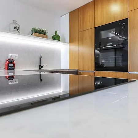 Outstanding Santos Spacious 2 Bedroom W Ac * 리스본