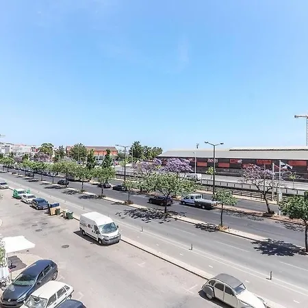 Outstanding Santos Spacious 2 Bedroom W Ac 리스본