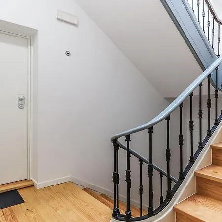 Outstanding Santos Spacious 2 Bedroom W Ac * 리스본